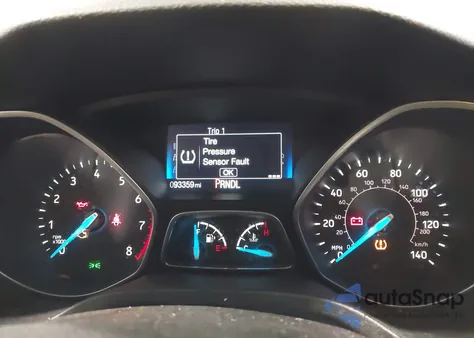 2017 Ford Focus S z USA, uszkodzony, nr VIN 1FADP3E29HL258106